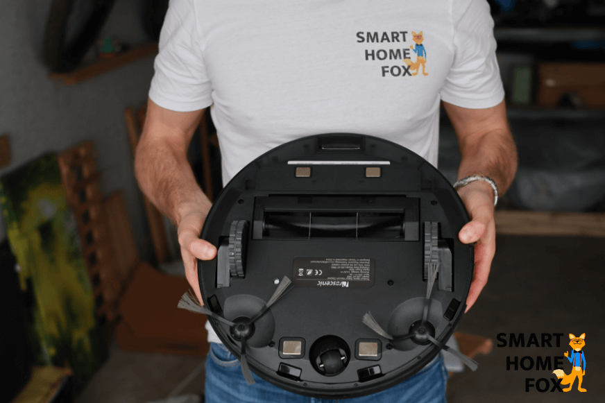 Нижняя сторона робота-пылесоса Proscenic M7 Pro.